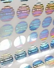 Fotografías de Sticker Holográfico Genérico: Más Rápidos y Más Accesibles